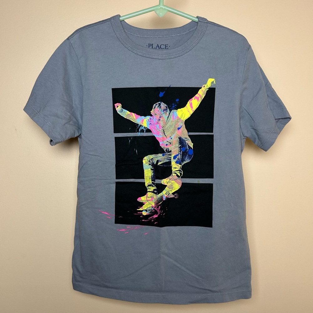 Skater Graphic Tee | Boys Size 5/6 | Gray & Bold Neon